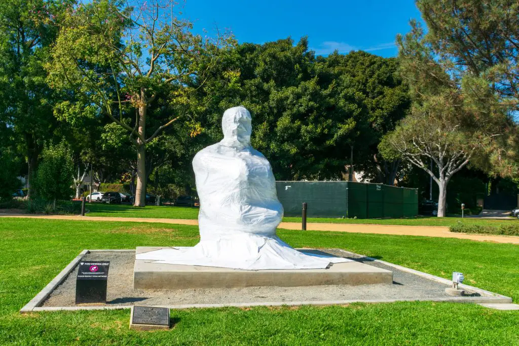 Public Art Sculpture at Beverly Gardens Park - 2 Days in Los Angeles